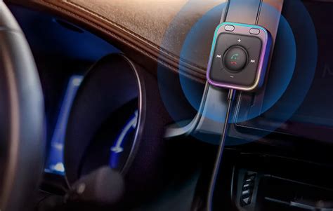 Automobilio interjero nuotrauka su pavaizduota AUX jungtimi