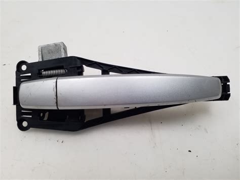 Vizualizacija: Opel Astra sedano bagažinės talpa ir jos atidarymo mechanizmas.