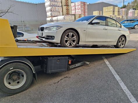 tralo automobilio nuotrauka