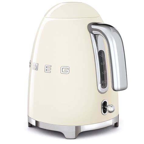 SMEG virdulys nauja matine mėlyna spalva (su soft touch tekstūros pavyzdžiu)