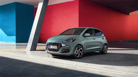 Hyundai i30 hečbeko interjero nuotrauka su atversta bagažine