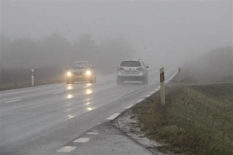 Galinių priešrūkinių žibintų naudojimo sąlygos (rūkas, lietus, sniegas)