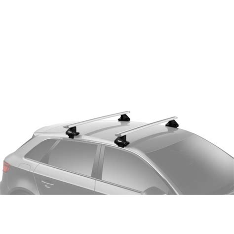Thule Evo Clamp stogo skersinių schema su tvirtinimo detalėmis ant lygaus automobilio stogo