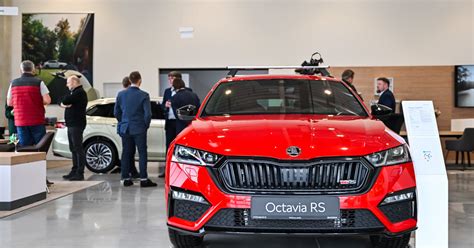 Skoda salonas Vilniuje, interjeras su automobiliais, arba eksterjeras su adresu