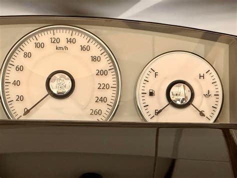 schema, rodanti spidometro ciferblato keitimo procesą iš MPH į km/h
