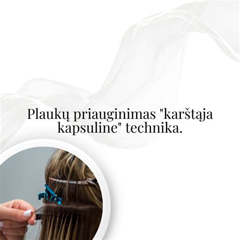 Plaukų priauginimo meistrė, demonstruojanti techniką