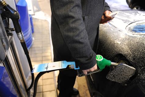 Nuotrauka: degalų pildymas į automobilio baką