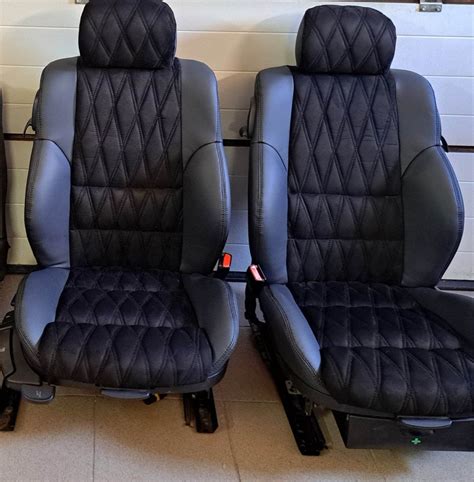 Teminė nuotrauka, vaizduojanti automobilio saloną su sėdynių užvalkalais