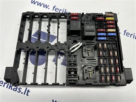 Saugiklių dėžės schema Mercedes-Benz W638 modelyje