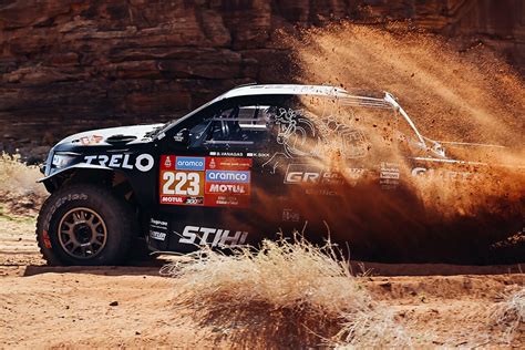 Nuotrauka iš 2017-ųjų Dakaro ralio. A. Juknevičiaus automobilio atsiėmimas.