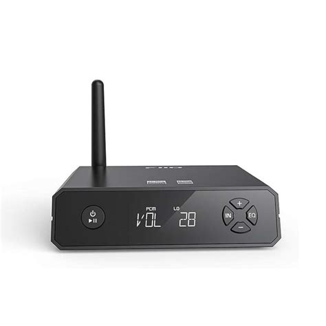 Paveikslėlis su skirtingų tipų OBD skeneriais (pvz., Bluetooth adapteris, vidutinės klasės skeneris su ekranu, profesionalus įrenginys)