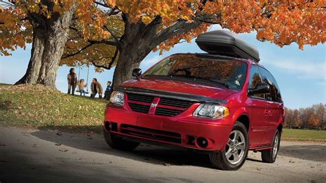 Dodge Grand Caravan išorės vaizdas ir interjero erdvės vizualizacija