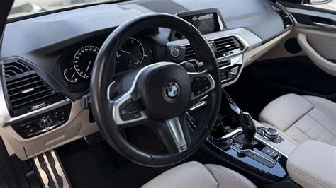 Schematinis BMW F30 variklių išdėstymas ir galios diapazonas