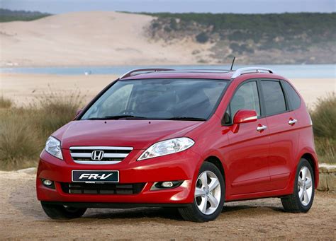 Honda FR-V eksterjeras
