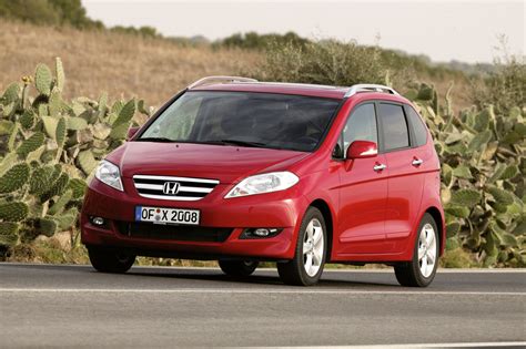 Honda FR-V interjeras su 6 sėdynių konfigūracija