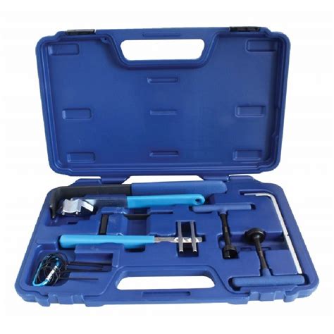 Rinkinys su pagrindinio diržo keitimui reikalingais įrankiais