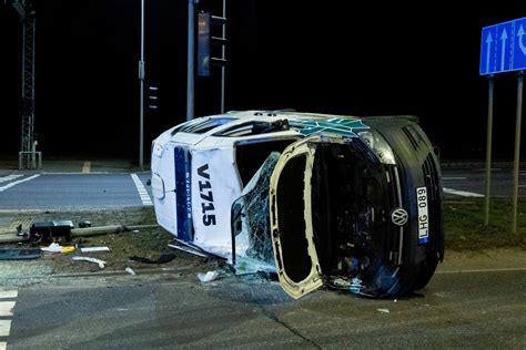 Teminė nuotrauka su avarija arba policijos automobiliu