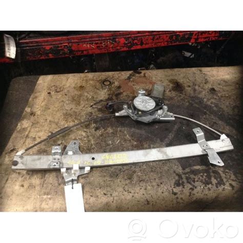 Schematinis automobilio lango mechanizmo vaizdas