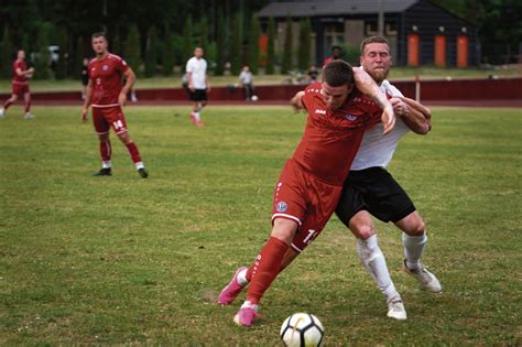 Situacija, kai kamuolys pataiko į vartininko galvą žaidimo metu