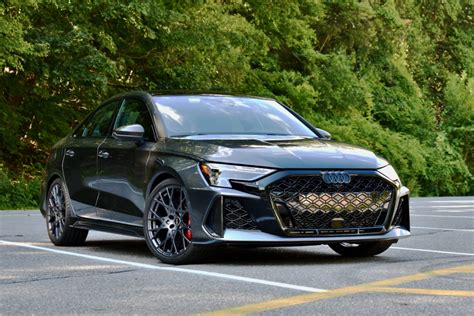 Audi RS serijos automobilio nuotrauka, dinamiškas kadras
