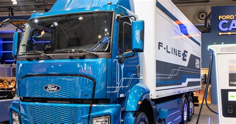 Serviso centro su „Ford Trucks“ sunkvežimiais nuotrauka