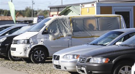Infografika: Automobilių kainų pokyčiai ir pirkėjų įpročiai Lietuvoje