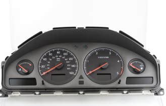 Nuotrauka: gedimų indikatoriai Volvo S80 prietaisų skydelyje