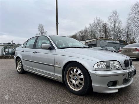 Legendinio lenktyninio automobilio BMW 328 nuotrauka