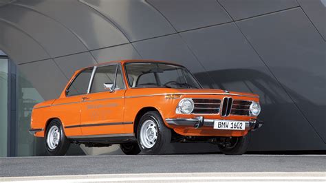 BMW 1602 Elektro ar BMW E1 koncepcinio automobilio nuotrauka