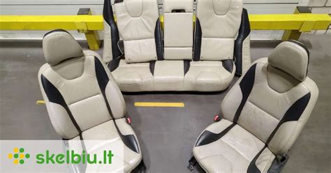 Teminis Volvo automobilio salonas su sėdynėmis