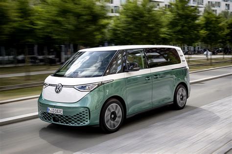 Volkswagen ID. Buzz priekinis vaizdas, pabrėžiantis šiuolaikinį dizainą
