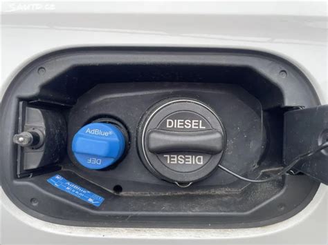 Volkswagen Crafter ir AdBlue skysčio pildymo vietos iliustracija