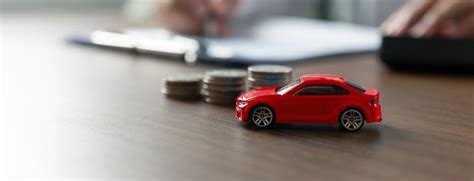 Administracijos pastato ir įmonės automobilio nuotrauka