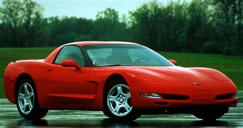 „Chevrolet Corvette C5“ stovintis trasoje