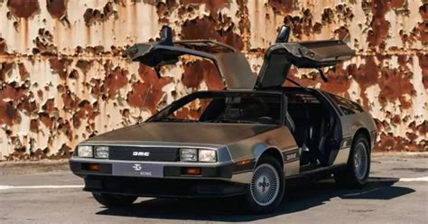 DeLorean DMC-12 iš filmo „Atgal į ateitį“