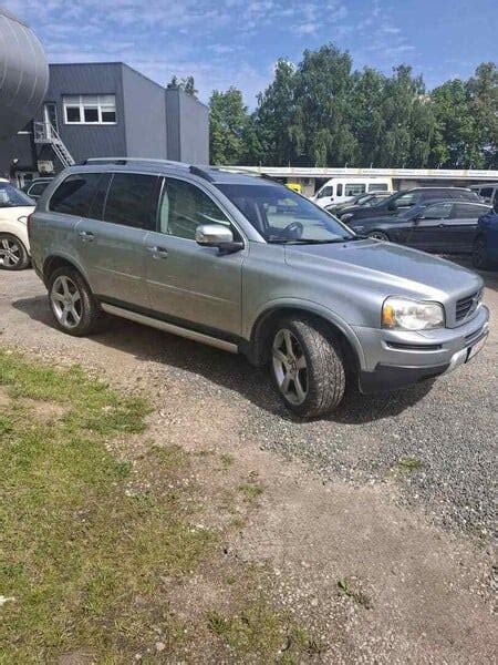 Volvo XC90 2009 m. automobilio salonas su centriniu valdymo pultu