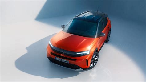 Naujojo Opel Frontera priekinės dalies dizainas su „Vizor“ elementu ir „Eco LED“ žibintais