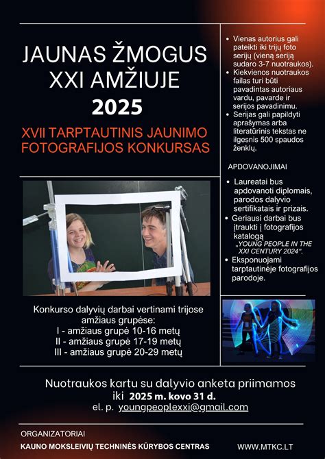 Jaunas žmogus sprendžia KET testą kompiuteryje