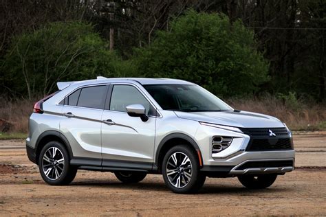 Mitsubishi Eclipse Cross futuristinio dizaino išorės nuotrauka