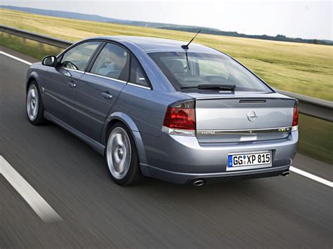 Opel Vectra C Sedanas (2004 m.) iliustracija