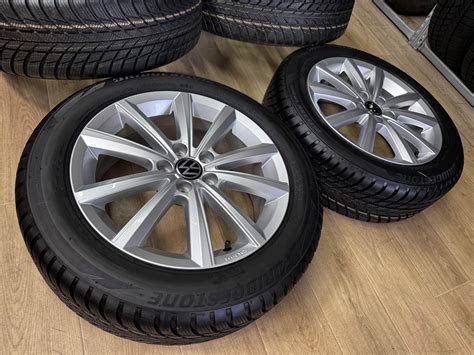 Volkswagen Golf automobilio padangos ir ratlankiai