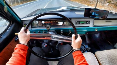 Juokinga iliustracija, vaizduojanti čiukčį su 