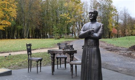 atidengta skulptūra 