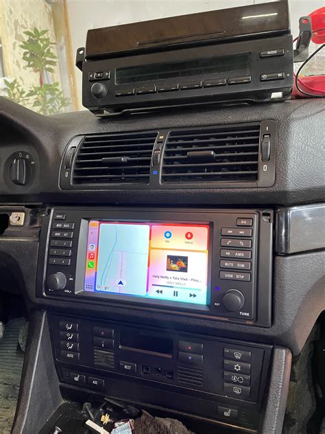 BMW E38 interjero nuotrauka su integruota Android multimedija