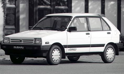 Subaru Justy interjero ir eksterjero detalių nuotraukos