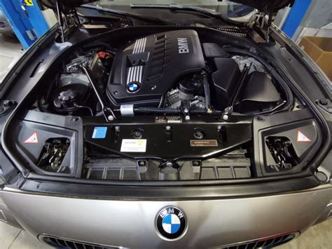 Naujo generatoriaus montavimas BMW 320d