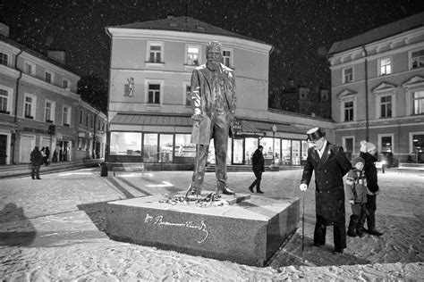 Teminė nuotrauka: istorinės asmenybės ar memorialas