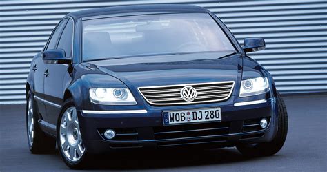Volkswagen Phaeton salonas su prabangiomis apdailos medžiagomis
