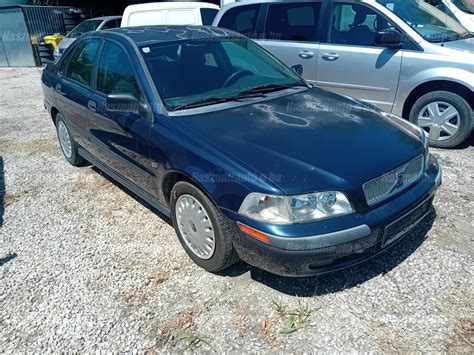 Volvo S40 2001 metų modelio šoninis vaizdas