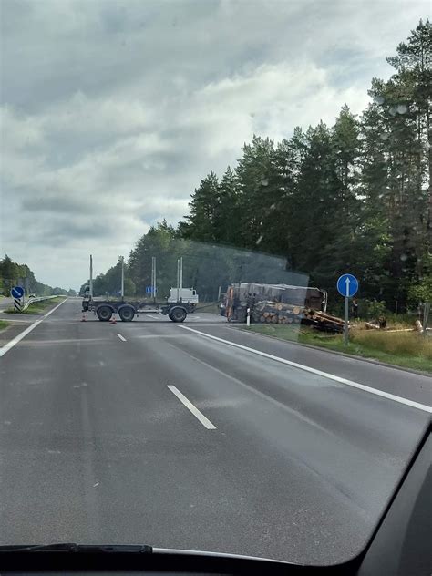 Teminė nuotrauka apie eismo įvykį kelyje